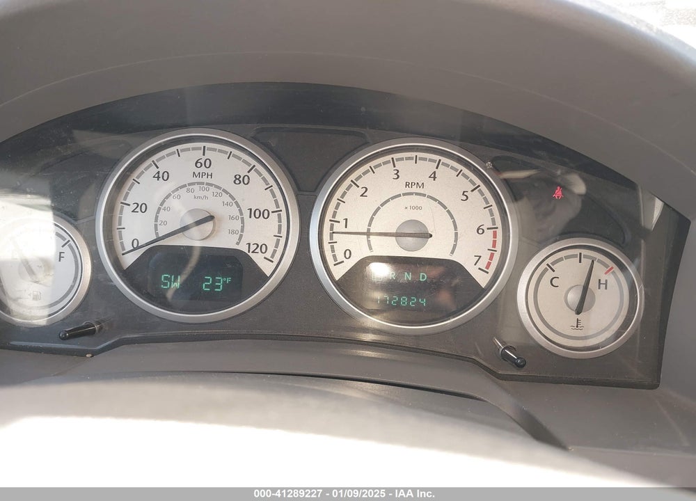 2009 CHRYSLER TOWN & COUNTRY LX VIN: 2A8HR44E29R570082