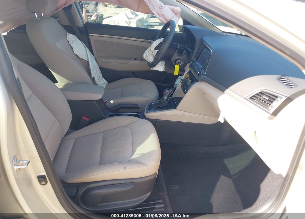2017 HYUNDAI ELANTRA VIN: KMHD84LF0HU377168
