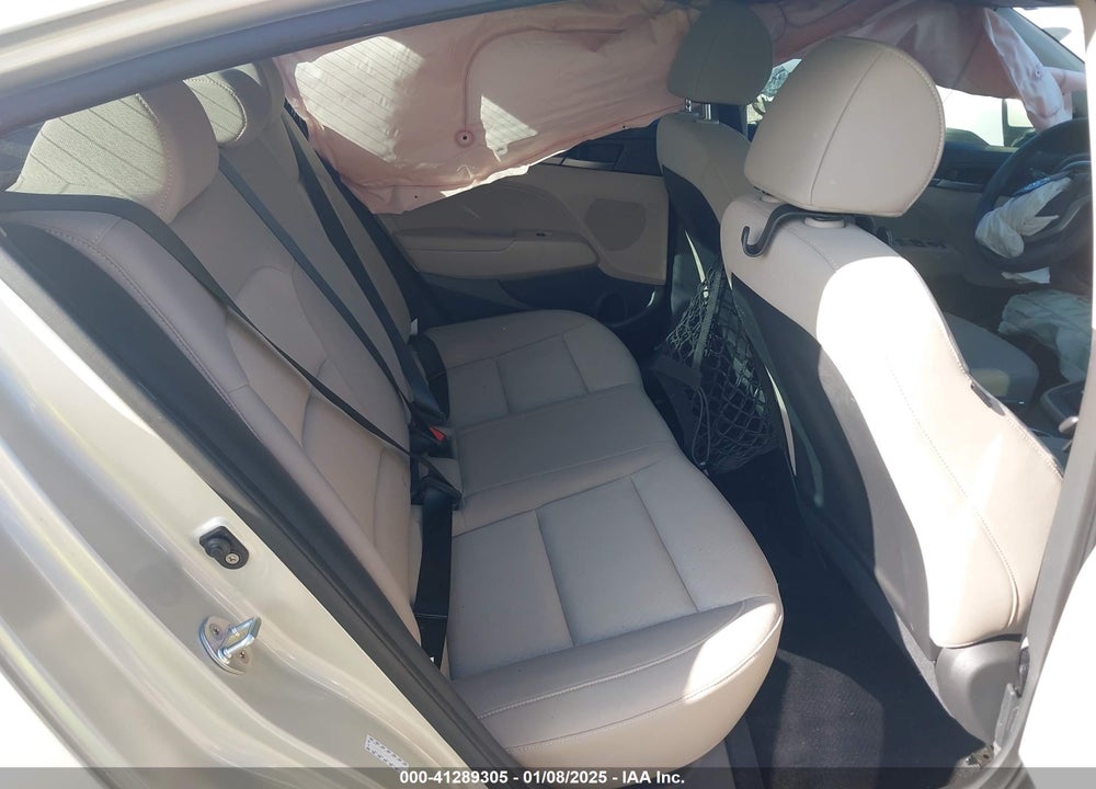 2017 HYUNDAI ELANTRA VIN: KMHD84LF0HU377168