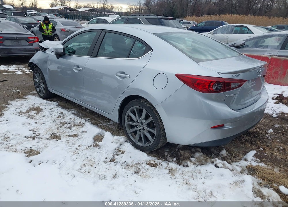 2018 MAZDA 3 TOURING VIN: 3MZBN1V3XJM207588