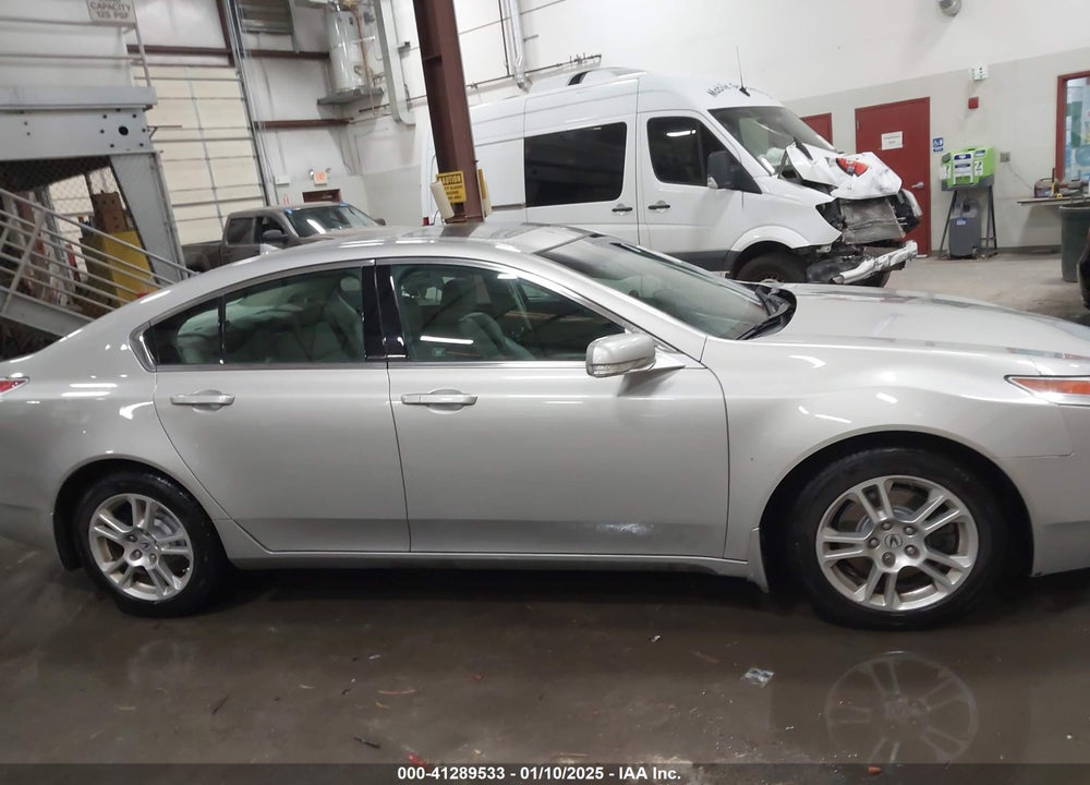 2010 ACURA TL 3.5 VIN: 19UUA8F28AA027417