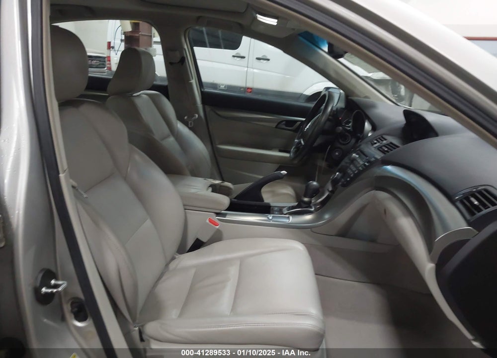 2010 ACURA TL 3.5 VIN: 19UUA8F28AA027417