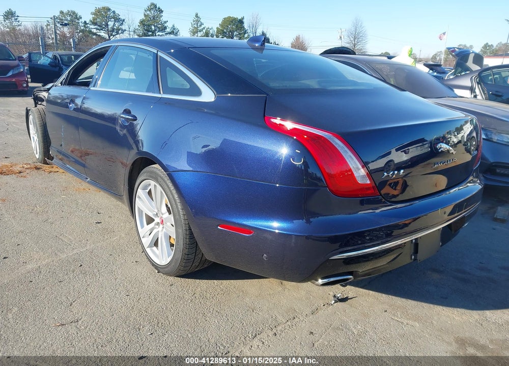 2019 JAGUAR XJ VIN: SAJWA2G7XK8W20284