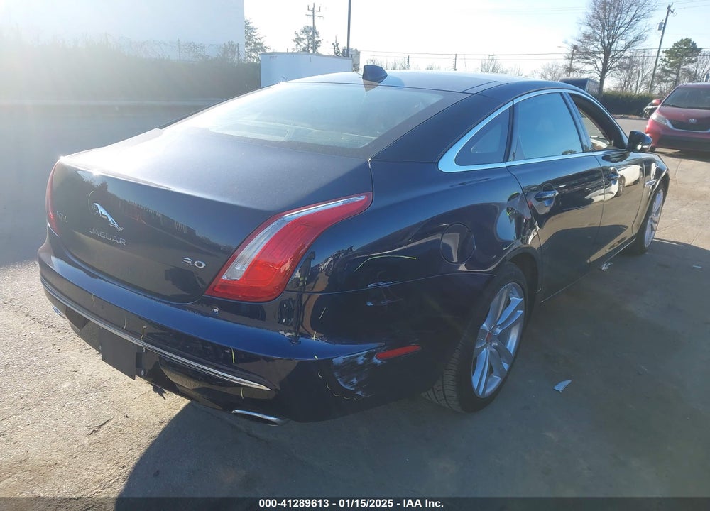 2019 JAGUAR XJ VIN: SAJWA2G7XK8W20284