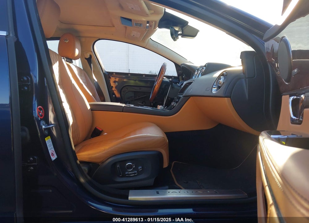 2019 JAGUAR XJ VIN: SAJWA2G7XK8W20284