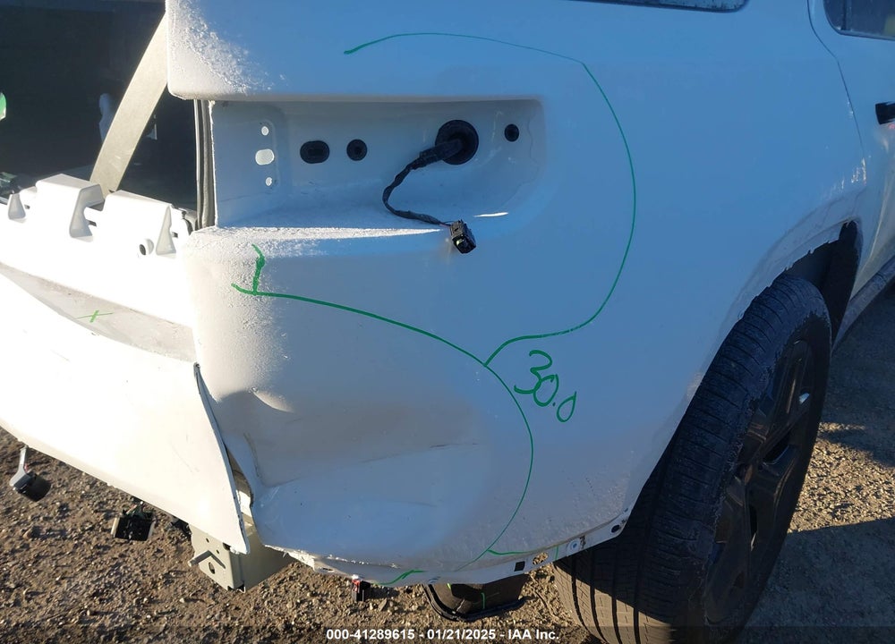 2025 RIVIAN R1S ADVENTURE DUAL MOTOR LARGE PACK/ADVENTURE DUAL MOTOR MAX PACK VIN: 7PDSGBBA3SN052257