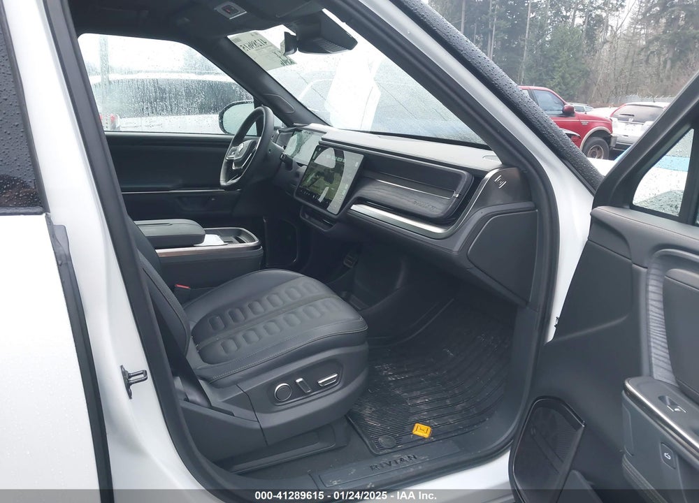 2025 RIVIAN R1S ADVENTURE DUAL MOTOR LARGE PACK/ADVENTURE DUAL MOTOR MAX PACK VIN: 7PDSGBBA3SN052257