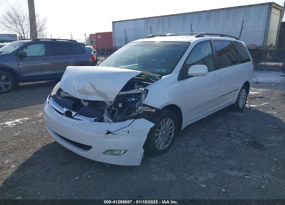 2008 TOYOTA SIENNA LIMITED VIN: 5TDBK22C38S019589