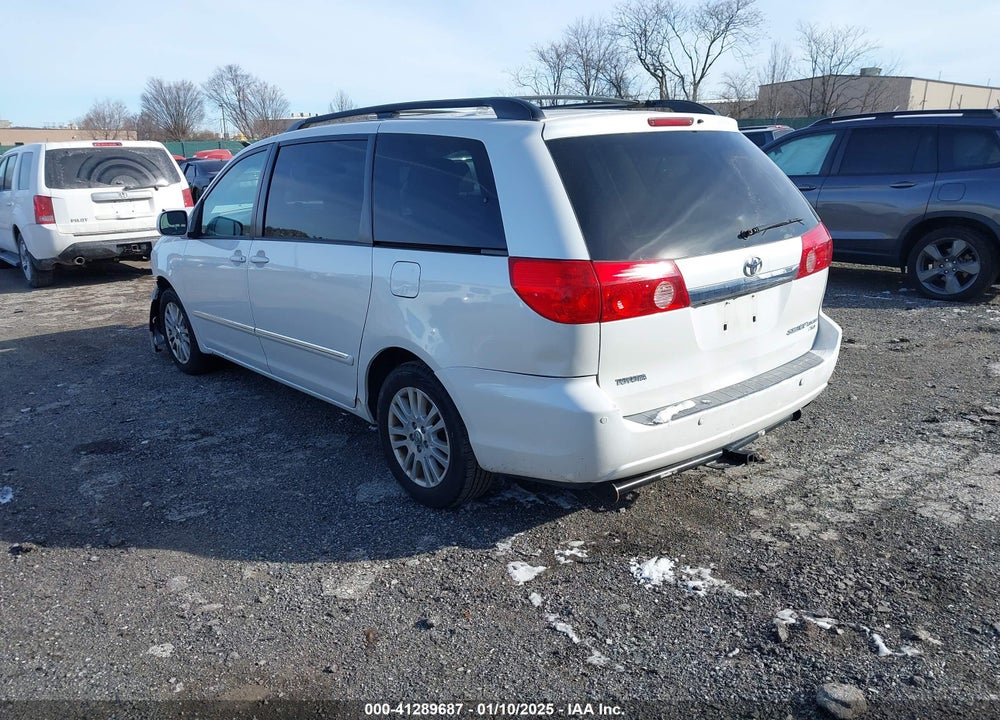 2008 TOYOTA SIENNA LIMITED VIN: 5TDBK22C38S019589