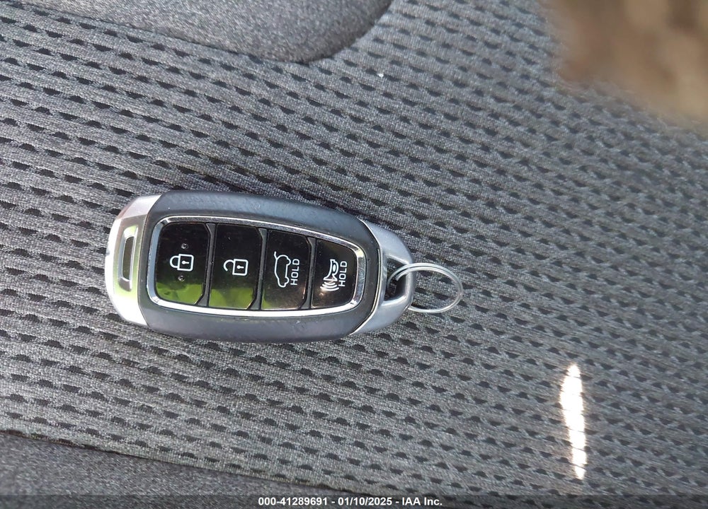 2019 HYUNDAI SANTA FE VIN: 5NMS3CAD5KH083477