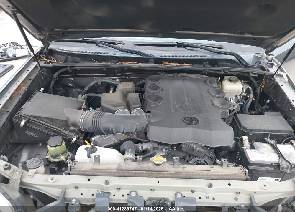 2010 TOYOTA 4RUNNER LIMITED V6 VIN: JTEZU5JR0A5012171