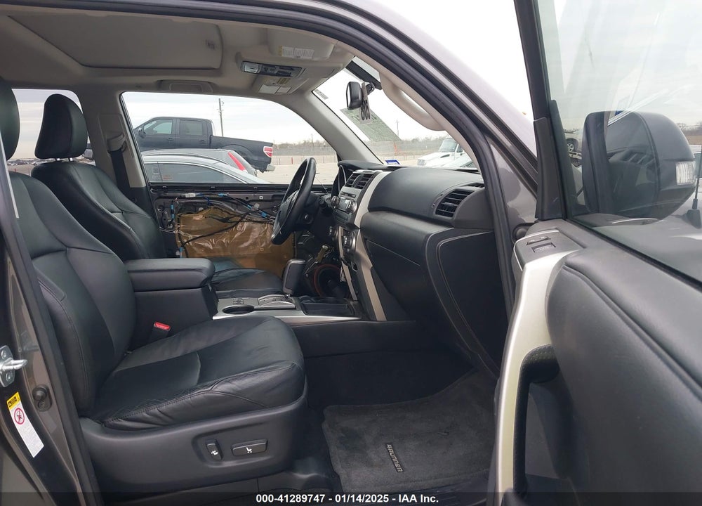 2010 TOYOTA 4RUNNER LIMITED V6 VIN: JTEZU5JR0A5012171