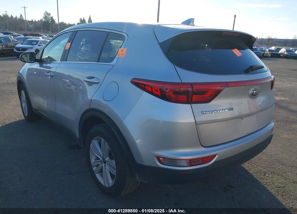 2018 KIA SPORTAGE LX VIN: KNDPM3AC5J7451690