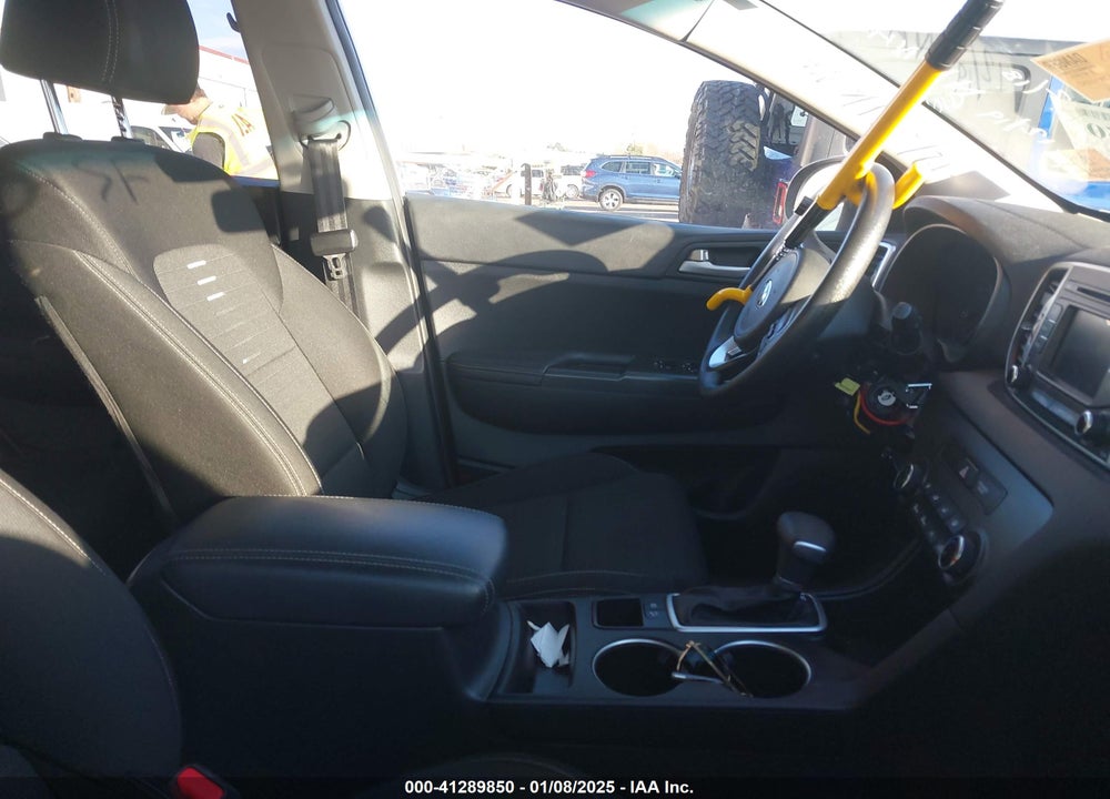 2018 KIA SPORTAGE LX VIN: KNDPM3AC5J7451690