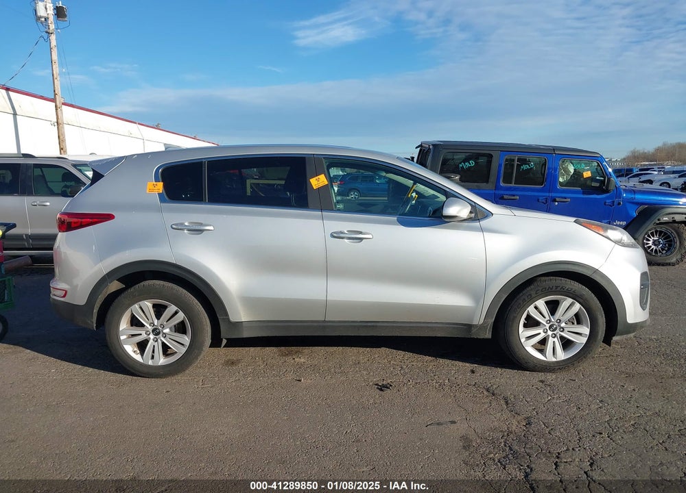 2018 KIA SPORTAGE LX VIN: KNDPM3AC5J7451690