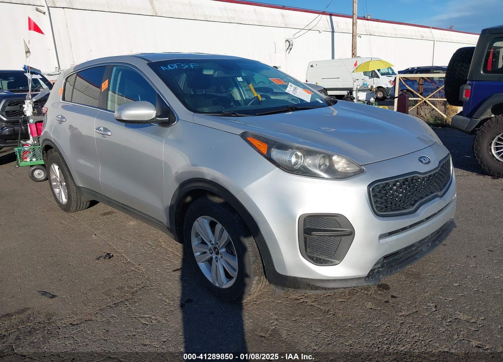 2018 KIA SPORTAGE LX VIN: KNDPM3AC5J7451690