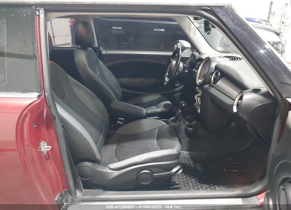 2009 MINI COOPER CLUBMAN VIN: WMWML33579TX36198
