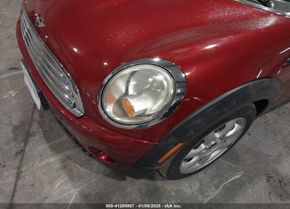 2009 MINI COOPER CLUBMAN VIN: WMWML33579TX36198