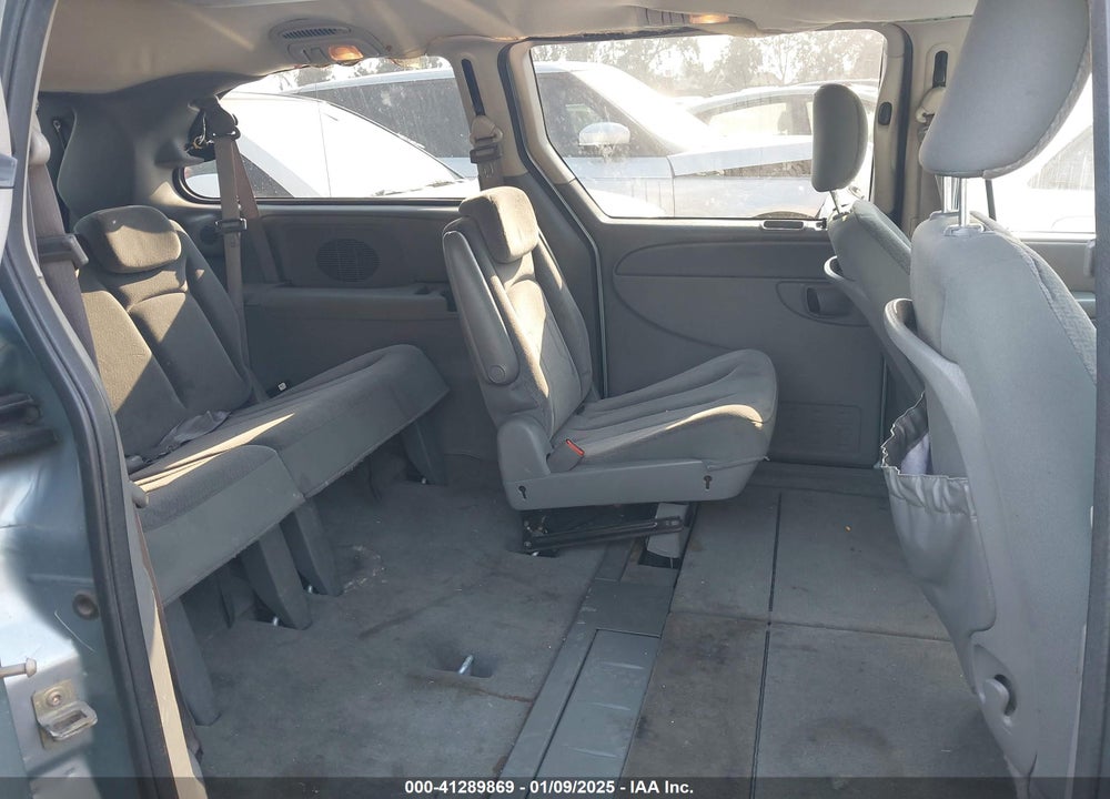 2005 DODGE GRAND CARAVAN SXT VIN: 2D4GP44L95R599390