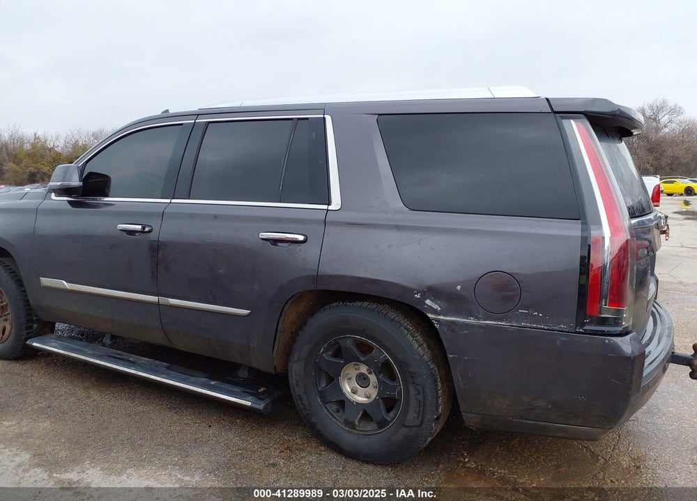 2015 CADILLAC ESCALADE VIN: 1GYS3NKJ5FR540221