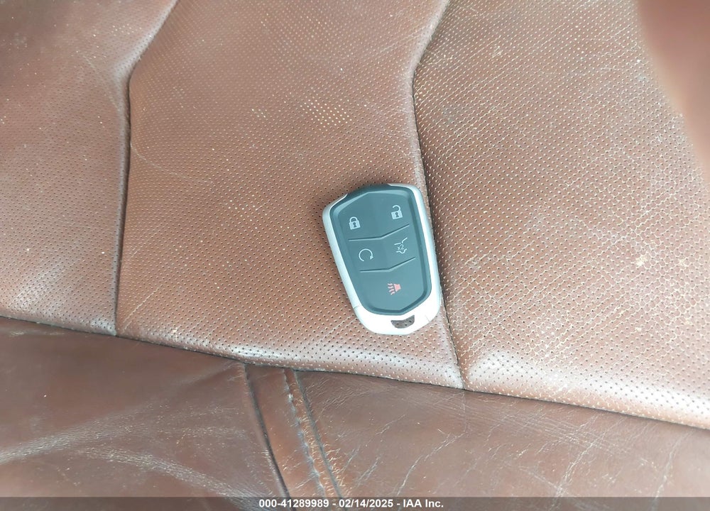 2015 CADILLAC ESCALADE VIN: 1GYS3NKJ5FR540221