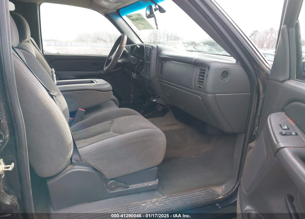 2005 CHEVROLET SILVERADO 1500 Z71 VIN: 2GCEK13T751181136