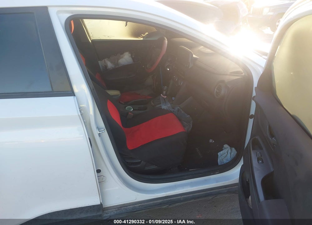 2019 HYUNDAI KONA SE VIN: KM8K12AA1KU339219