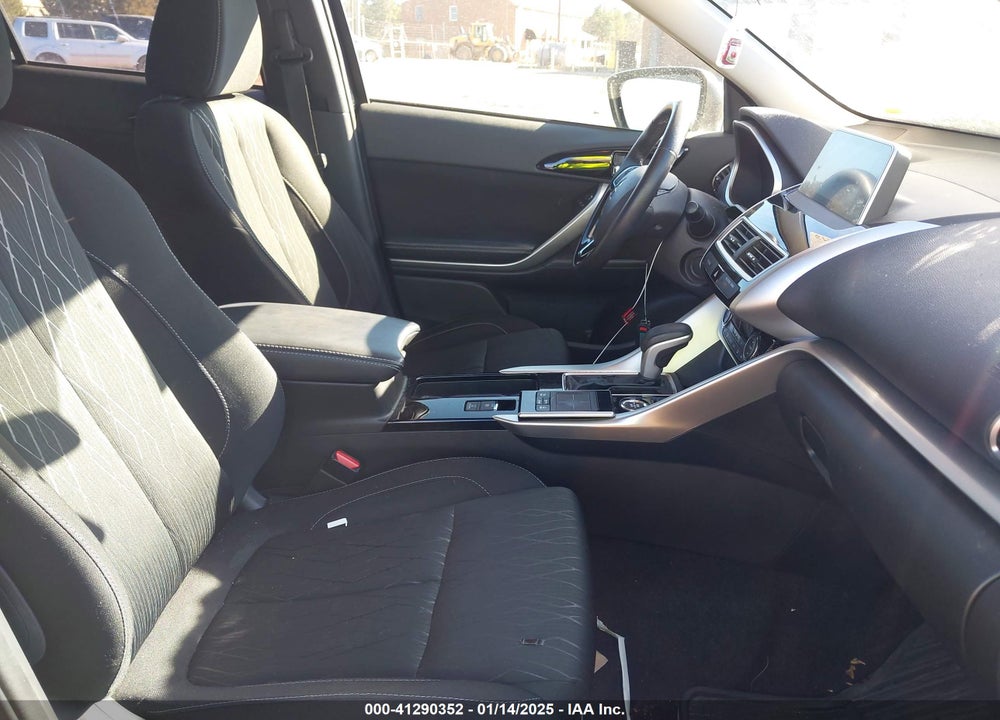 2018 MITSUBISHI ECLIPSE CROSS SE VIN: JA4AT5AA9JZ038141