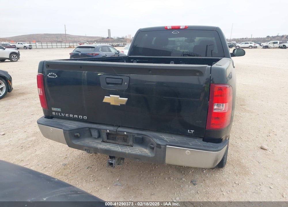2011 CHEVROLET SILVERADO 1500 LT VIN: 1GCRKSE3XBZ443559