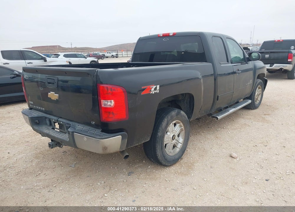 2011 CHEVROLET SILVERADO 1500 LT VIN: 1GCRKSE3XBZ443559