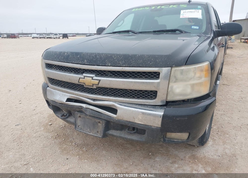 2011 CHEVROLET SILVERADO 1500 LT VIN: 1GCRKSE3XBZ443559