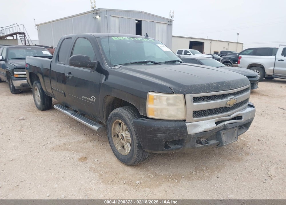 2011 CHEVROLET SILVERADO 1500 LT VIN: 1GCRKSE3XBZ443559