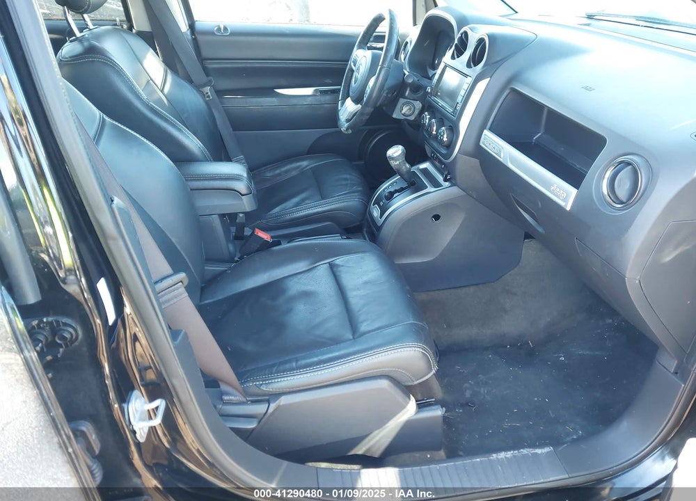 2017 JEEP COMPASS VIN: 1C4NJDEB5HD165566