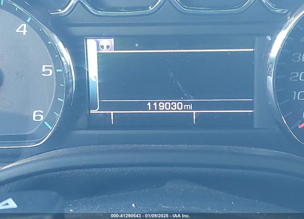 2020 CHEVROLET SUBURBAN 4WD LT VIN: 1GNSKHKC1LR202300