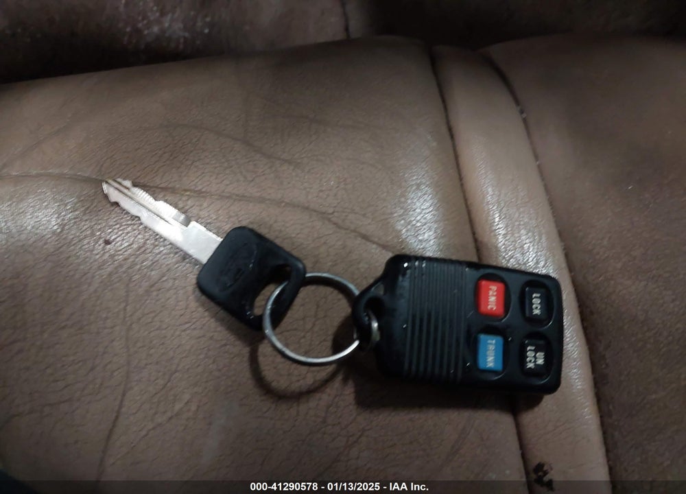 1997 FORD THUNDERBIRD LX VIN: 1FALP62W0VH121574