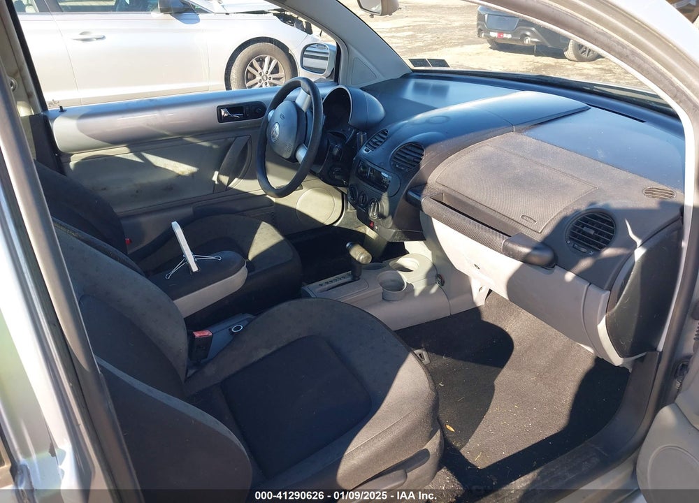 2001 VOLKSWAGEN NEW BEETLE GLS VIN: 3VWCK21CX1M437608
