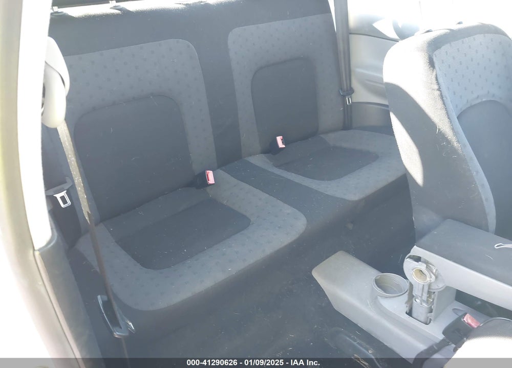 2001 VOLKSWAGEN NEW BEETLE GLS VIN: 3VWCK21CX1M437608