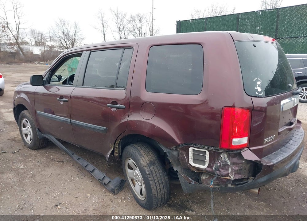 2015 HONDA PILOT LX VIN: 5FNYF4H25FB068626