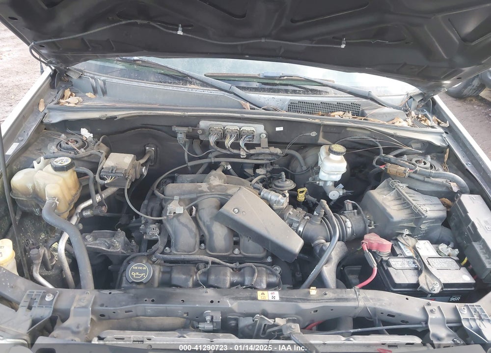 2008 FORD ESCAPE XLT VIN: 1FMCU93128KE29422