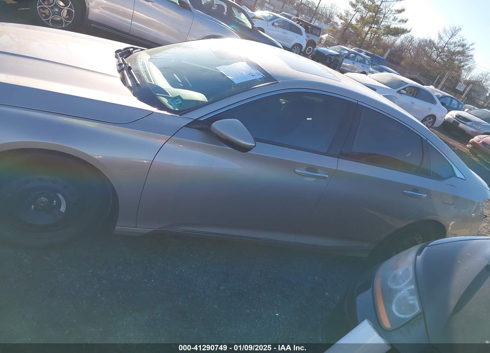2018 HONDA ACCORD VIN: 1HGCV1F95JA100781