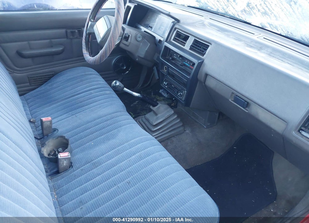 1992 NISSAN TRUCK SHORT WHEELBASE VIN: 1N6SD11S5NC318203
