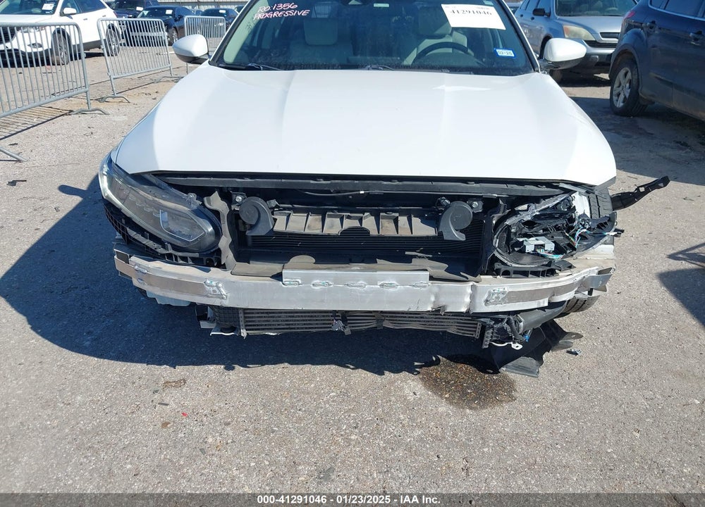 2018 HONDA ACCORD VIN: 1HGCV1F12JA068351
