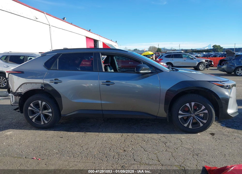 2024 TOYOTA BZ4X XLE VIN: JTMABACA6RA075432