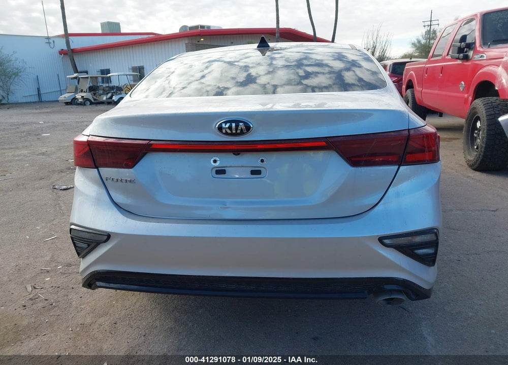 2021 KIA FORTE VIN: 3KPF24AD2ME381165