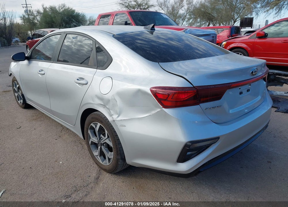 2021 KIA FORTE VIN: 3KPF24AD2ME381165