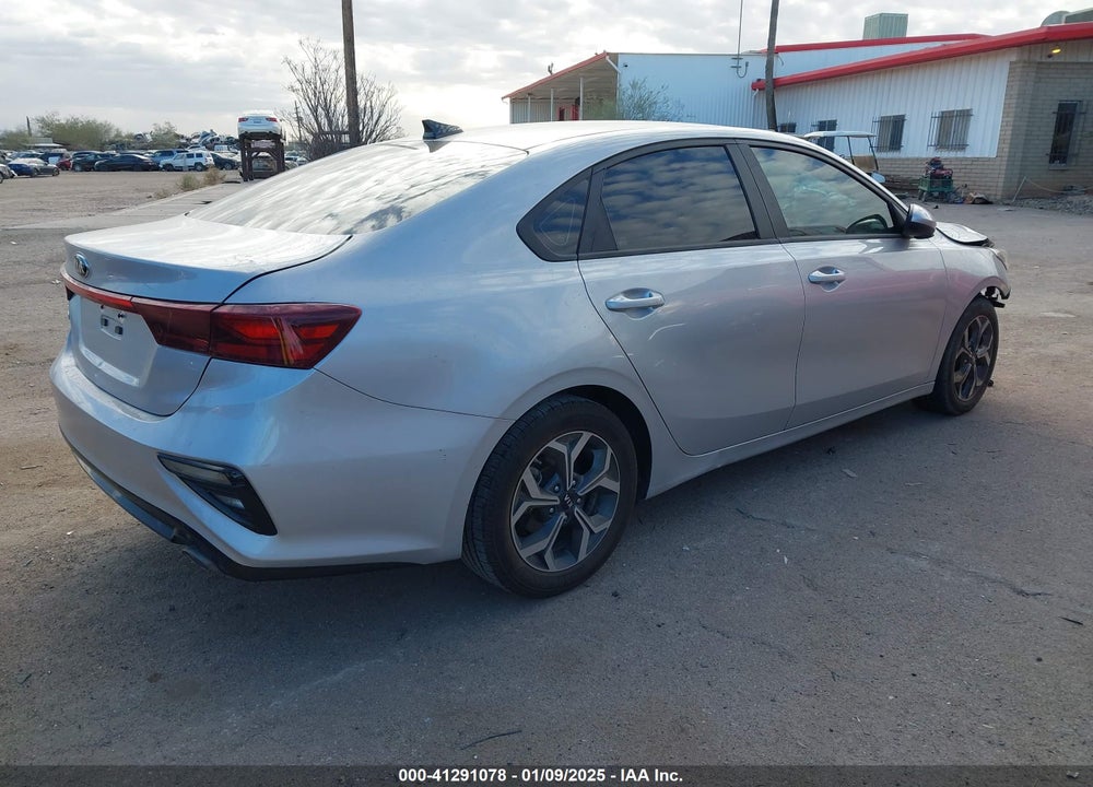 2021 KIA FORTE VIN: 3KPF24AD2ME381165