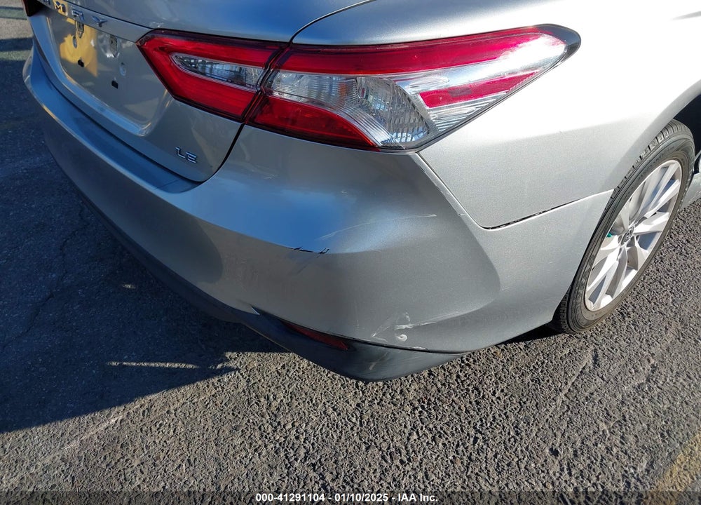 2018 TOYOTA CAMRY LE VIN: 4T1B11HK5JU012829