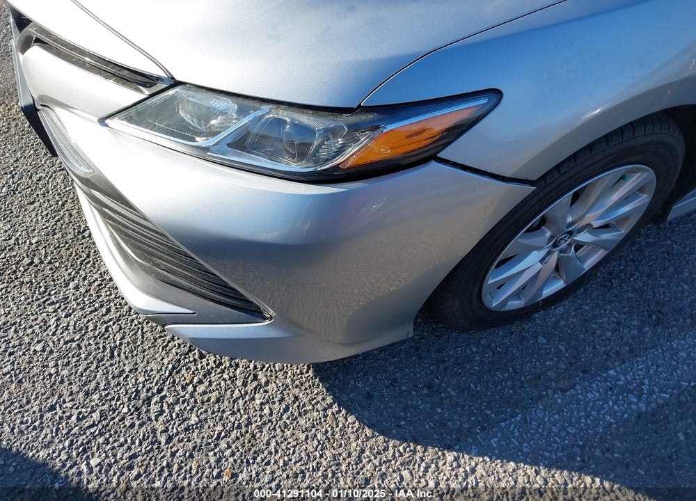 2018 TOYOTA CAMRY LE VIN: 4T1B11HK5JU012829
