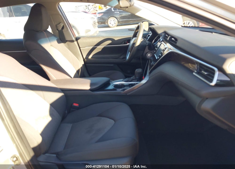 2018 TOYOTA CAMRY LE VIN: 4T1B11HK5JU012829