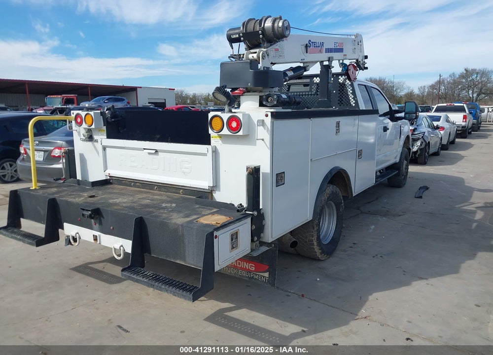 2022 FORD F-350 CHASSIS XL VIN: 1FD8X3H63NEC91401
